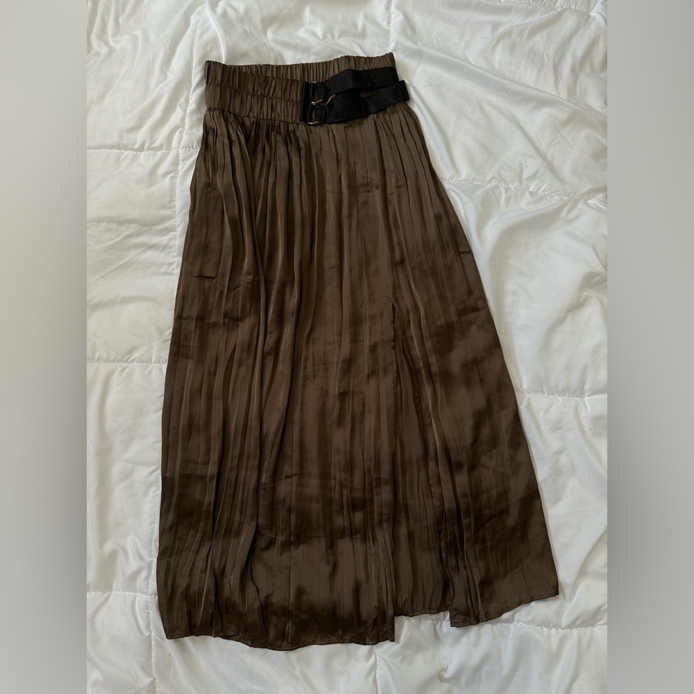 Elegant Brown Pleated Skirt